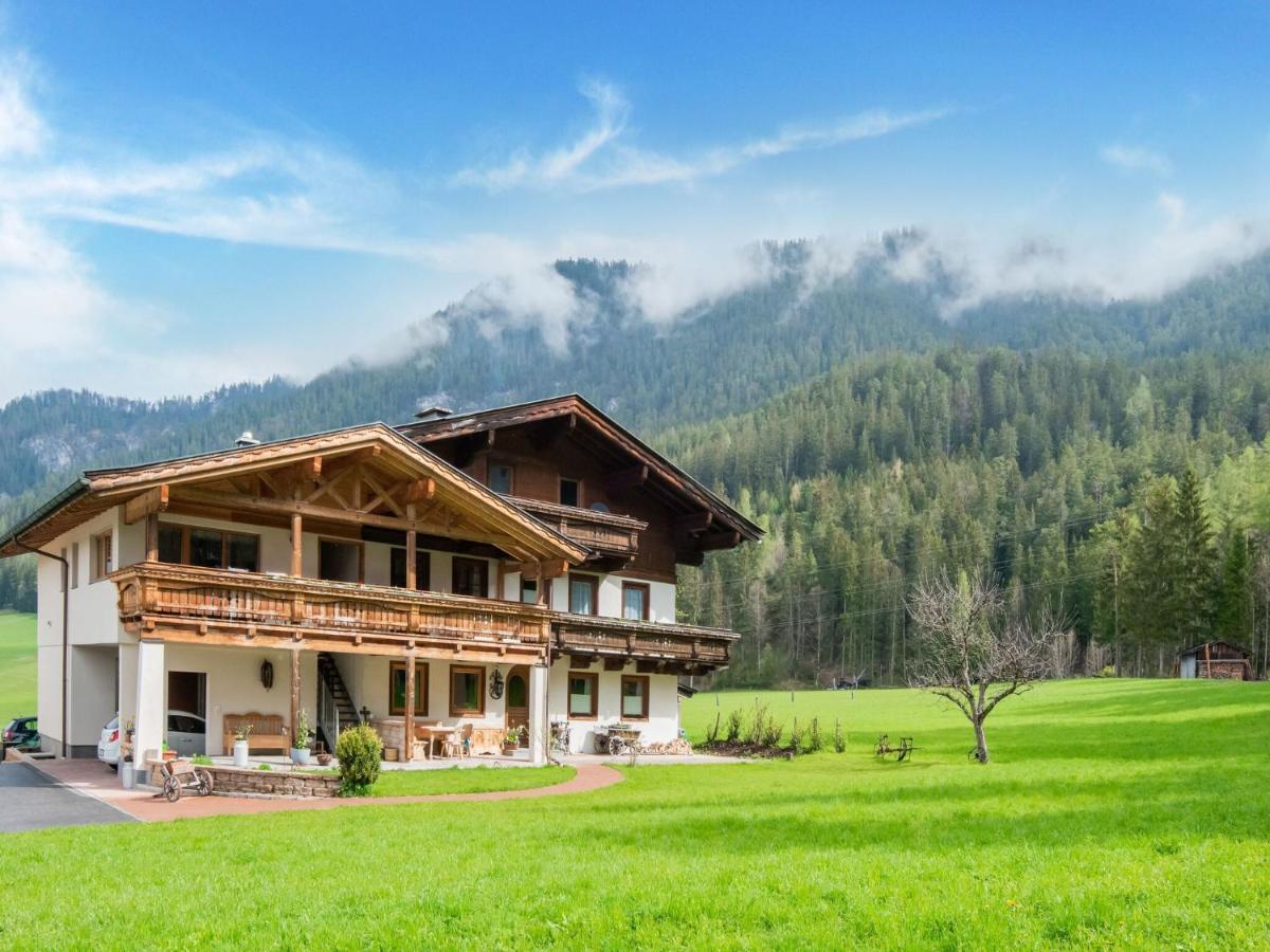 Apartment In Saalfelden Am Steinernen Meer Екстериор снимка